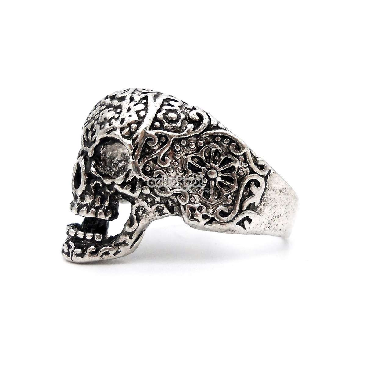 Skullcandy / Tribal Skull Ring / Stainless Steel - Size 12