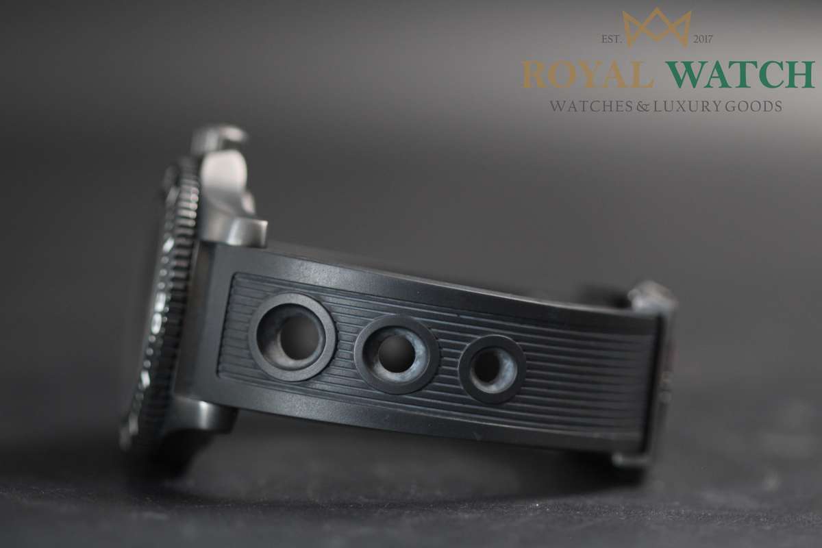 Breitling Superocean Automatic 44 - M17393 ()