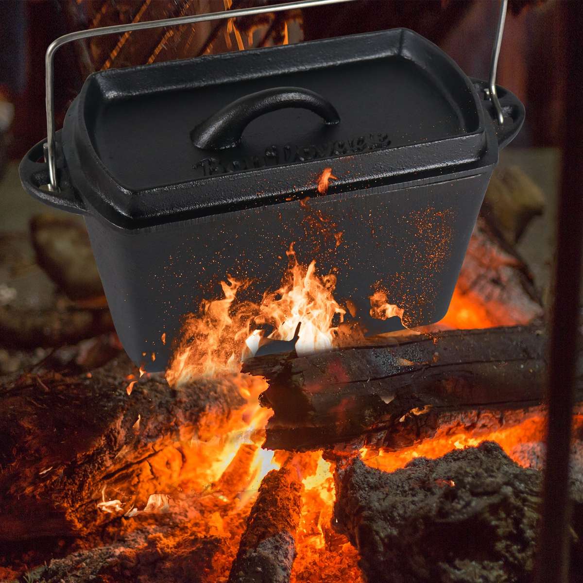 Bon Voyage Cast Iron Bread Pot