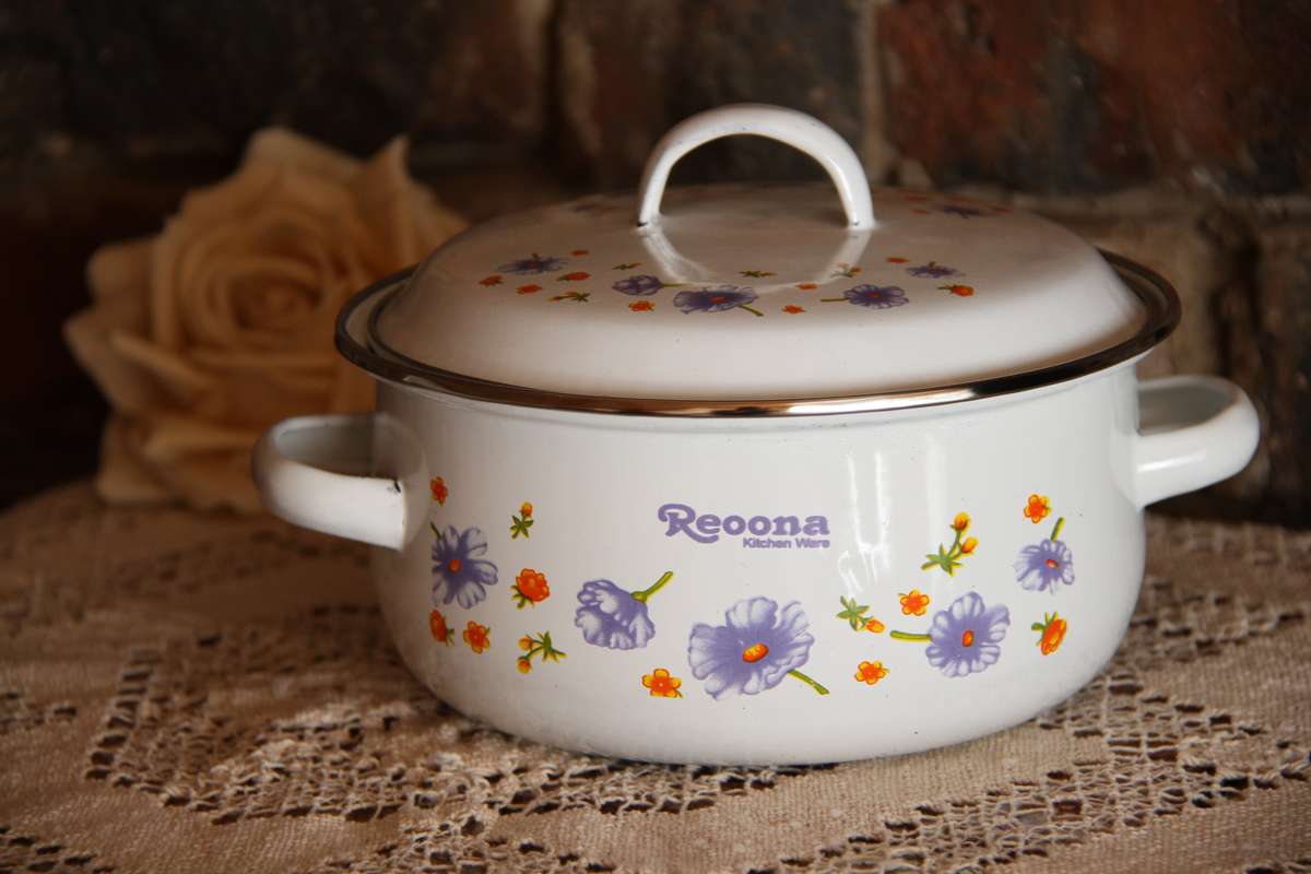 New World Enamel 10 Piece Pots Set