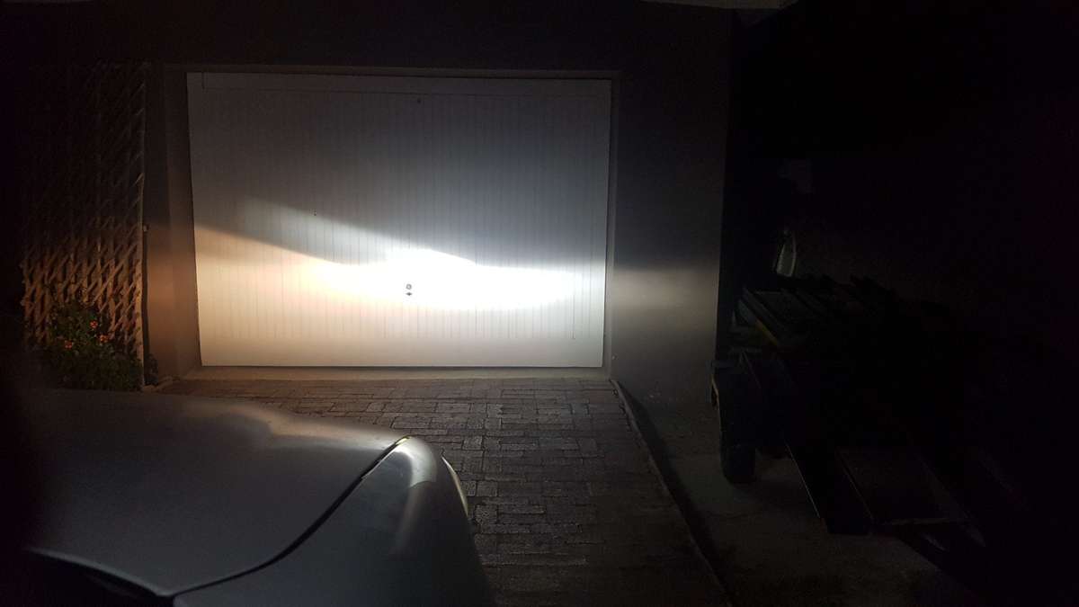 H4 Elite 8C Headlight Replacement Bulb - Set of two