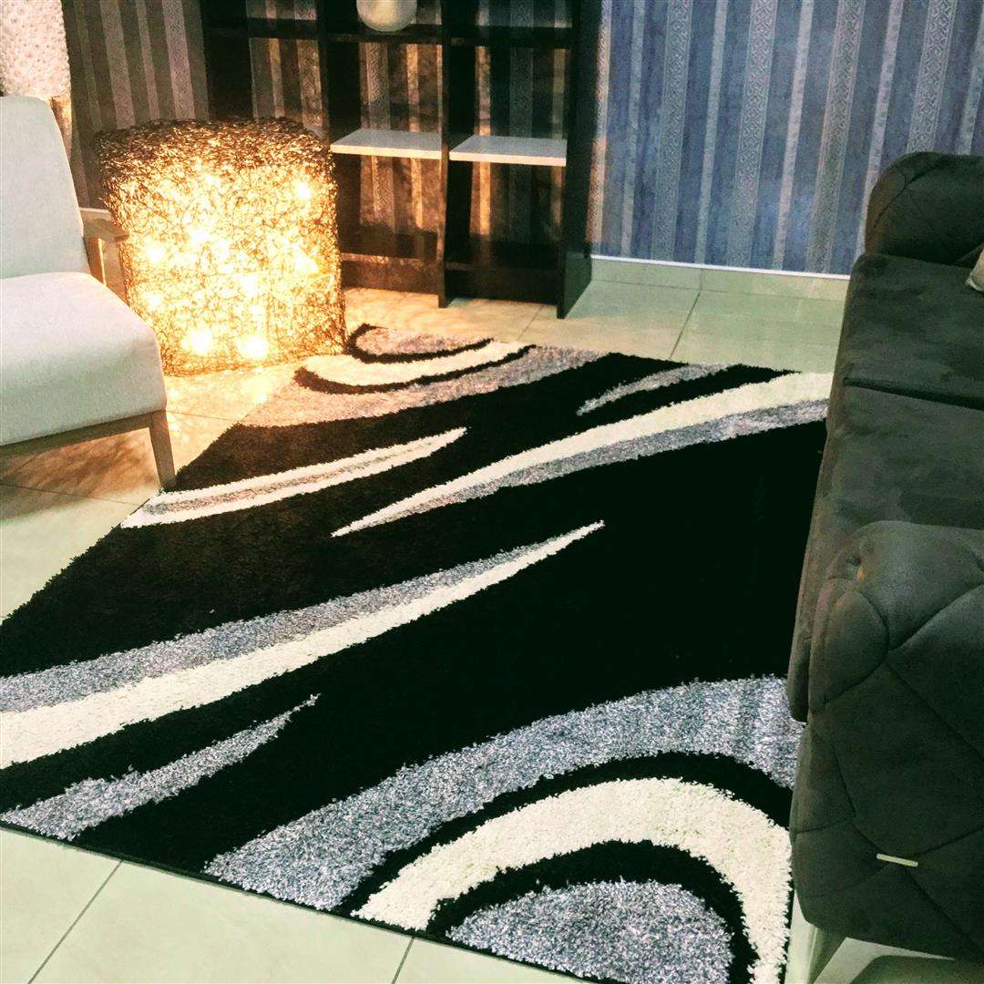 Allison Contemporary Abstract Black Area Rug, Size 2.3 x 1.6 M