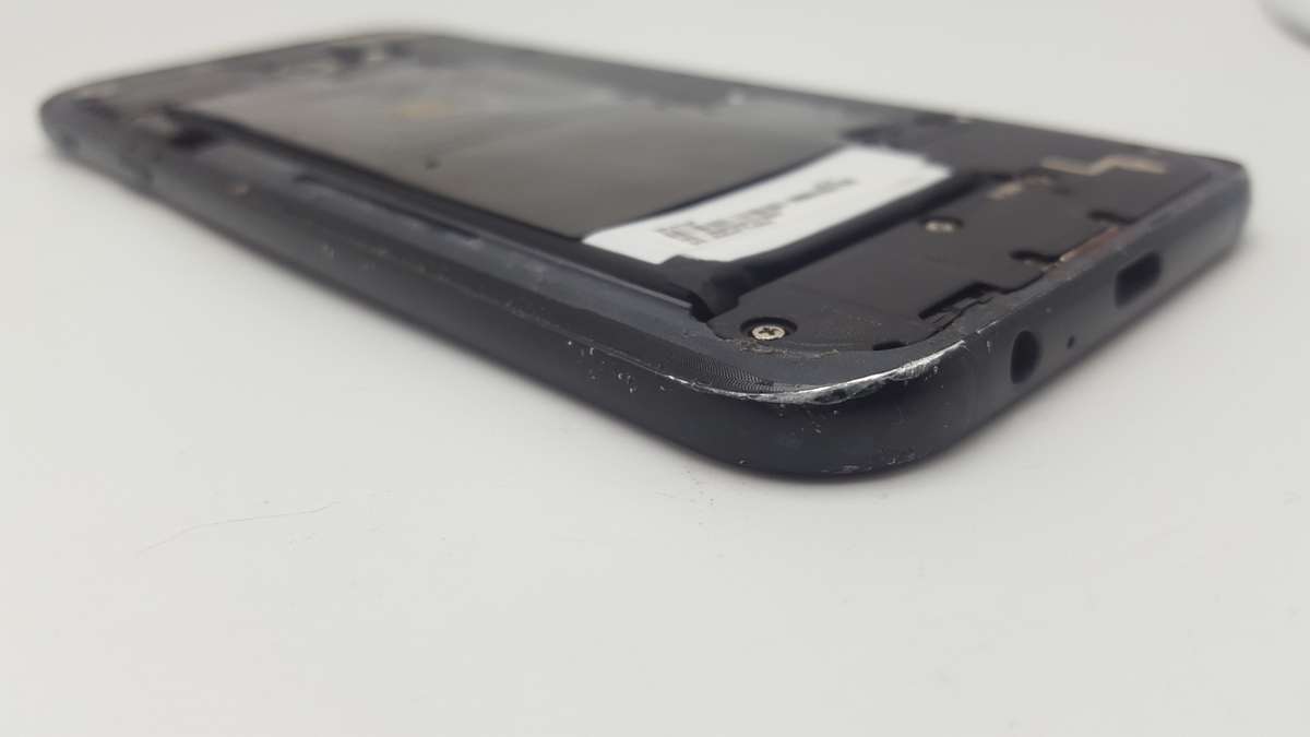 Samsung Galaxy A7 Black 32GB - 2017 Model(SM-A720f) - Cracked Screen - Great for Parts!