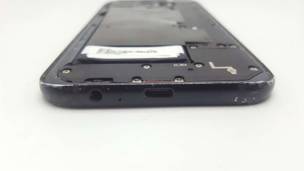 Samsung Galaxy A7 Black 32GB - 2017 Model(SM-A720f) - Cracked Screen - Great for Parts!