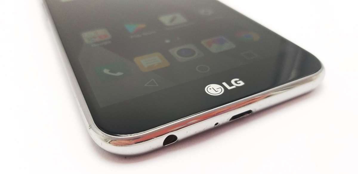LG K10 (2017) 16GB Grey - Bright Spots on LCD! - Price Lowered!