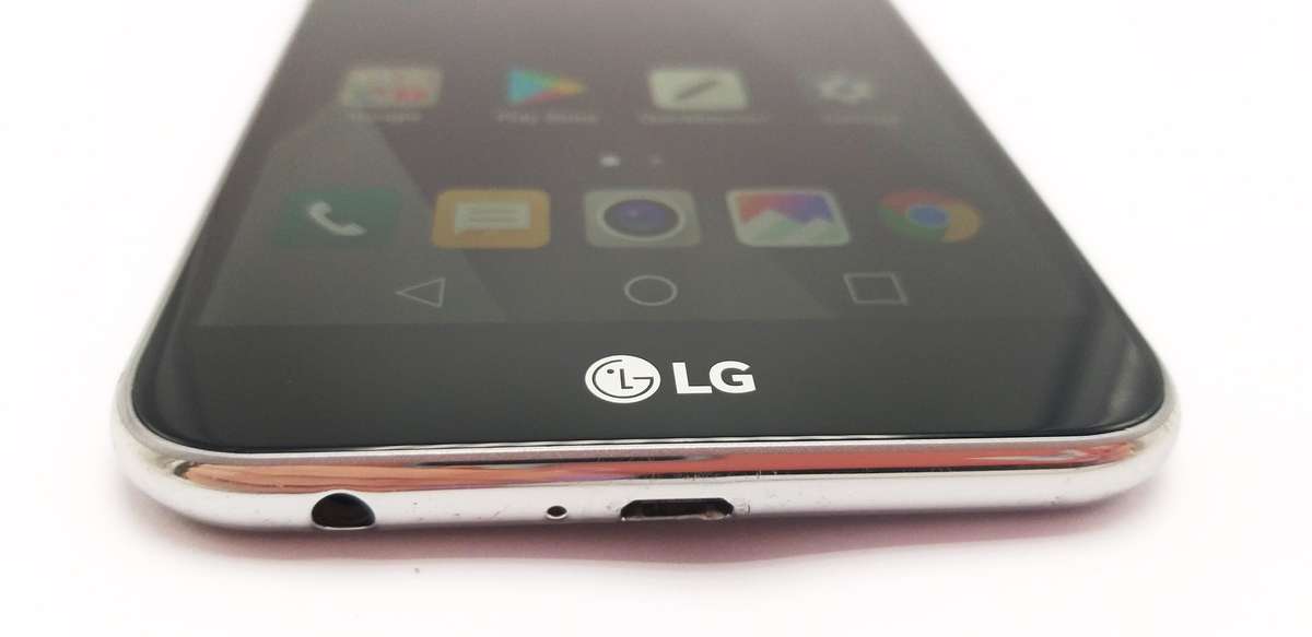 LG K10 (2017) 16GB Grey - Bright Spots on LCD! - Price Lowered!