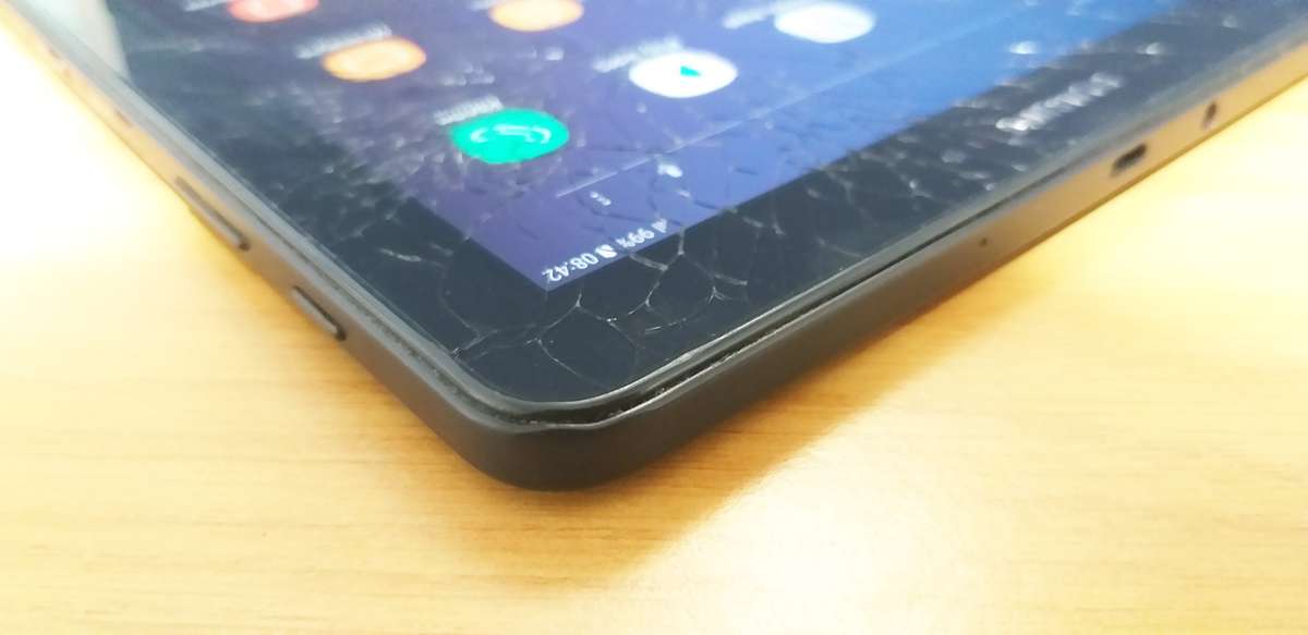 Samsung Galaxy Tab A (2016) with S-pen 16GB Black - Cracked Screen - Get this Now!