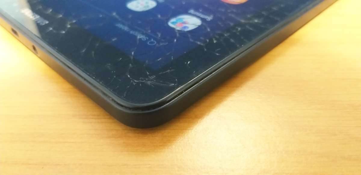 Samsung Galaxy Tab A (2016) with S-pen 16GB Black - Cracked Screen - Get this Now!