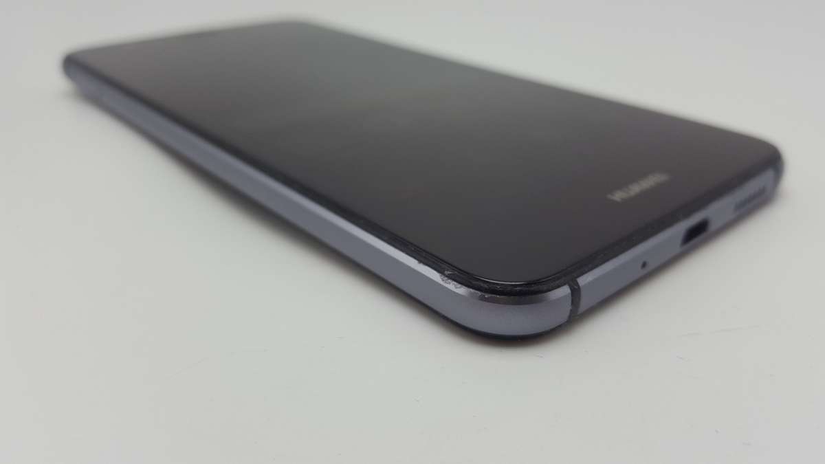 Huawei P10 Lite 32GB - Excellent Condition - Must Have!  (9.5/10) Price Lowered!