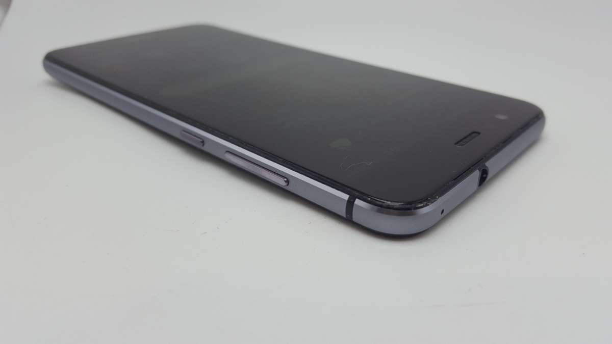 Huawei P10 Lite 32GB - Excellent Condition - Must Have!  (9.5/10) Price Lowered!