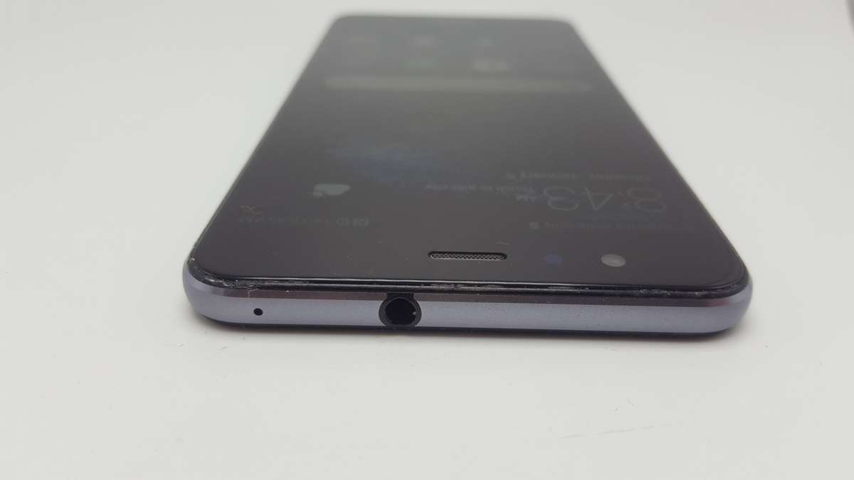 Huawei P10 Lite 32GB - Excellent Condition - Must Have!  (9.5/10) Price Lowered!