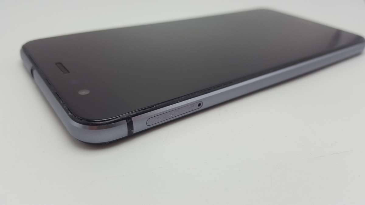 Huawei P10 Lite 32GB - Excellent Condition - Must Have!  (9.5/10) Price Lowered!