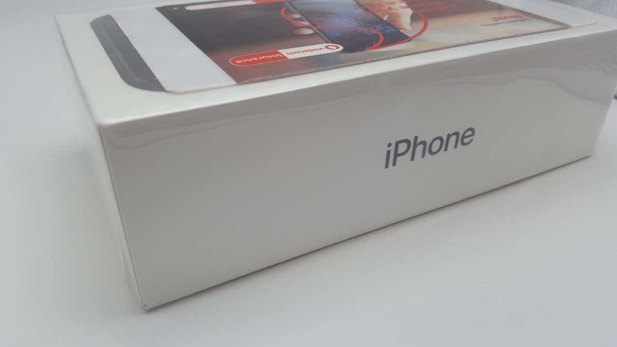 iPhone XR Black 128GB - Sealed - Brand New! (Original Apple Warranty)