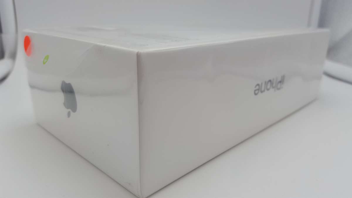 iPhone XR Black 128GB - Sealed - Brand New! (Original Apple Warranty)