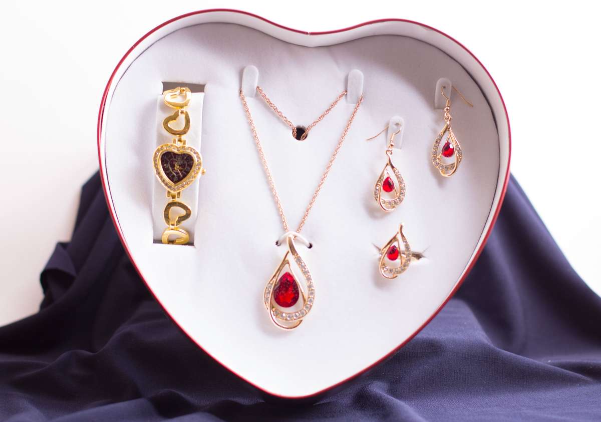 JESOU JEWELRY COLLECTION (Heart Shape)