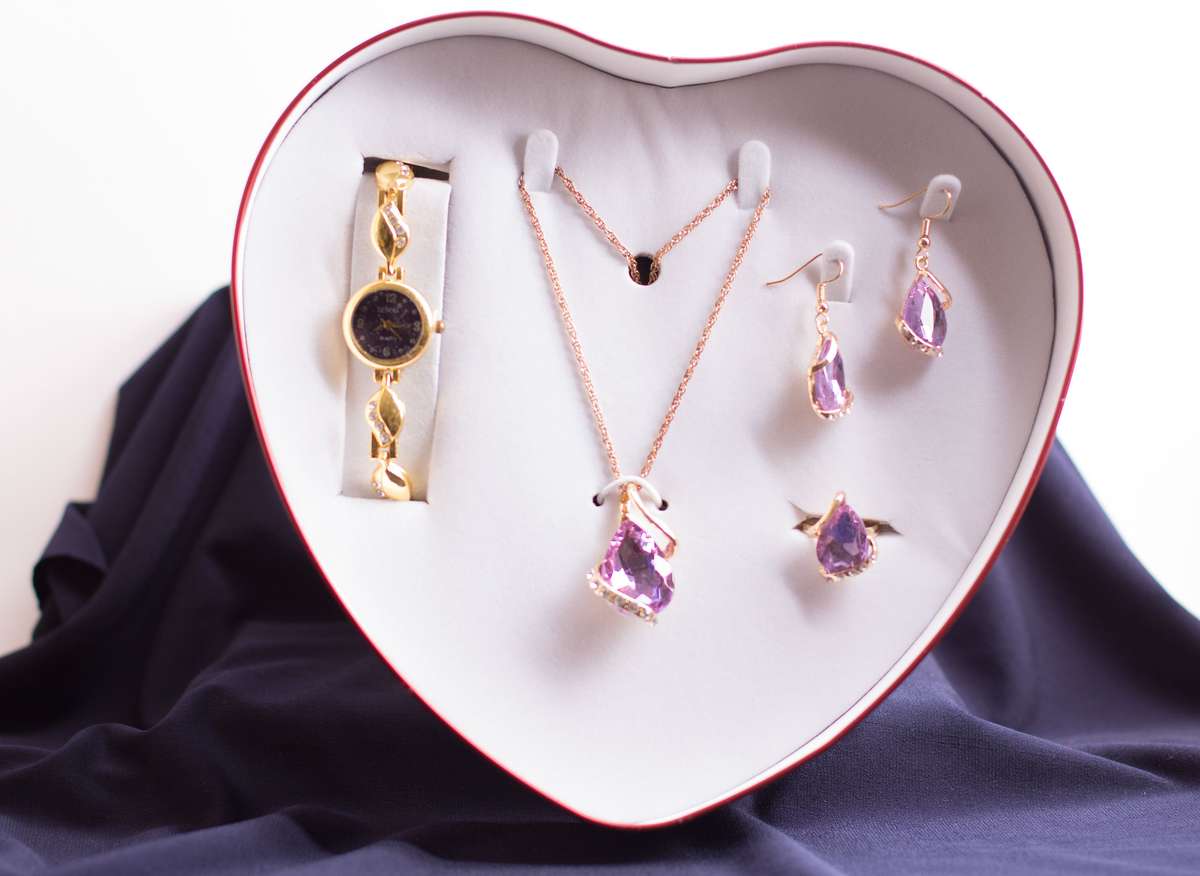 JESOU JEWELRY COLLECTION (Heart Shape)