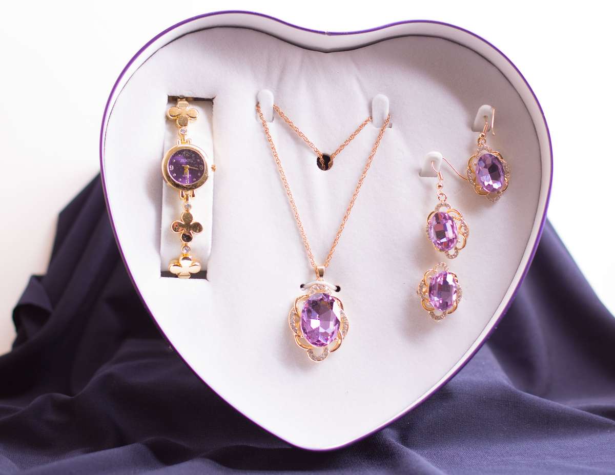 JESOU JEWELRY COLLECTION (Heart Shape)