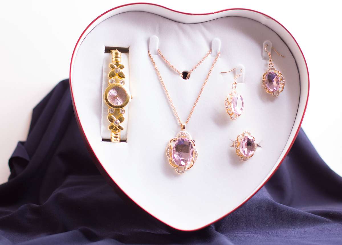 JESOU JEWELRY COLLECTION (Heart Shape)