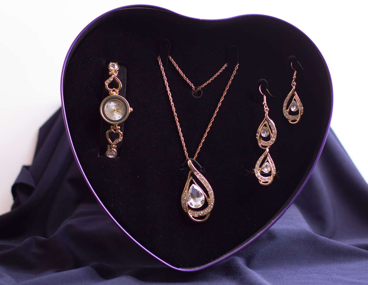 JESOU JEWELRY COLLECTION (Heart Shape)