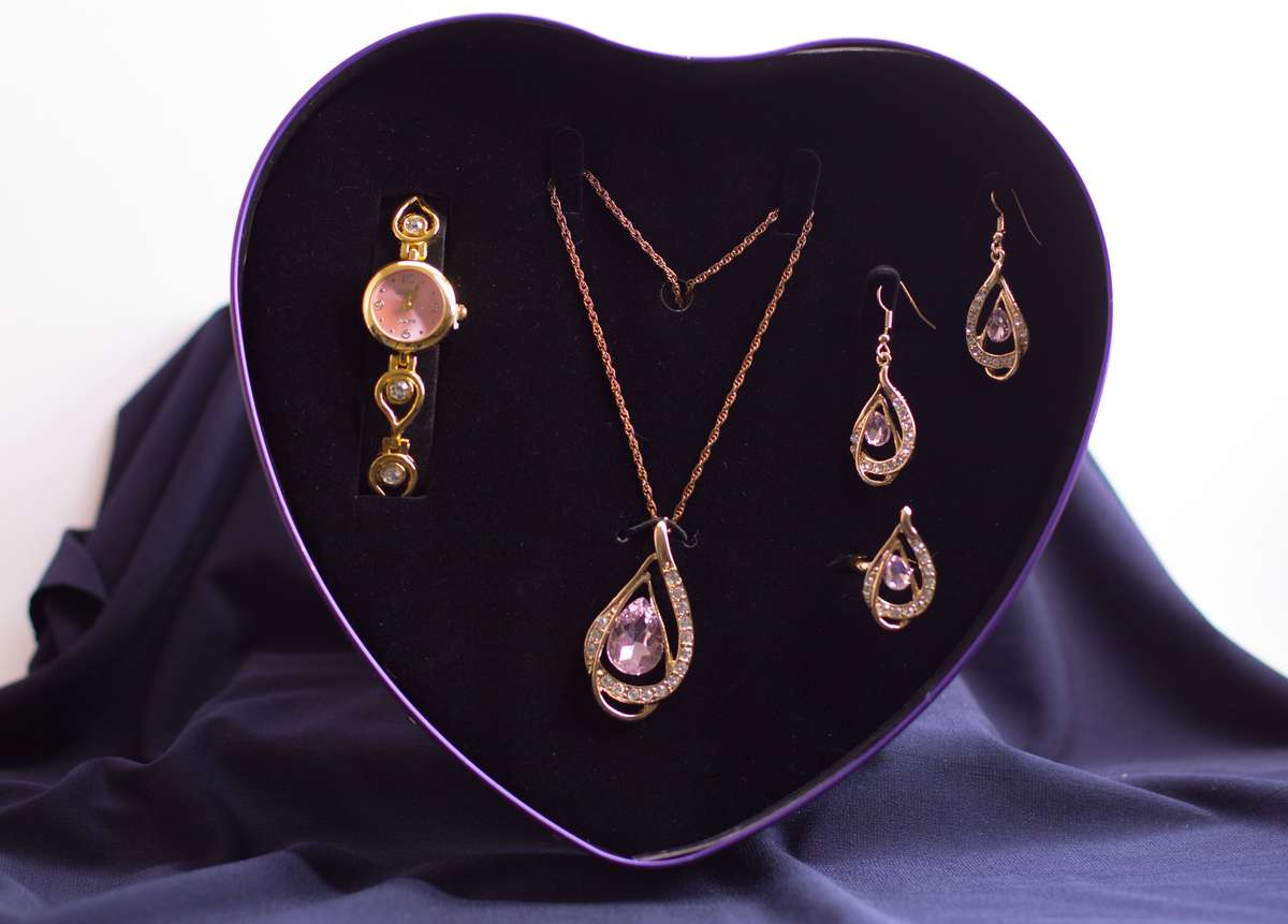 JESOU JEWELRY COLLECTION (Heart Shape)