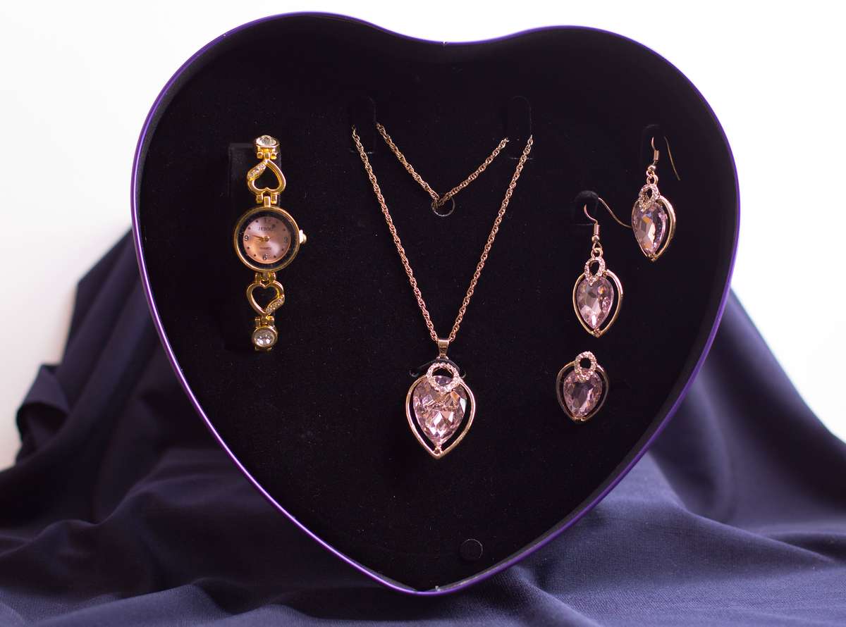 JESOU JEWELRY COLLECTION (Heart Shape)