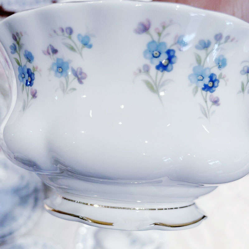 Royal Albert Memory Lane 21 Piece tea Set