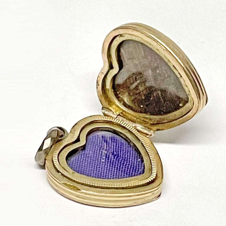 9ct Gold Heart Locket