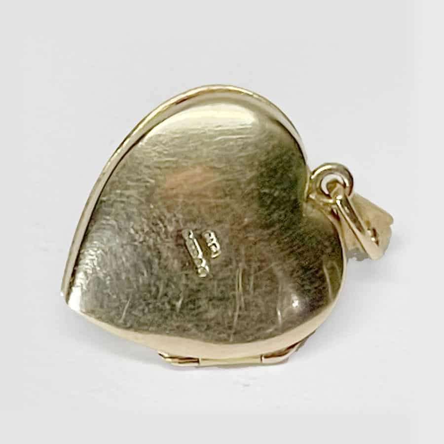 9ct Gold Onyx Heart Locket