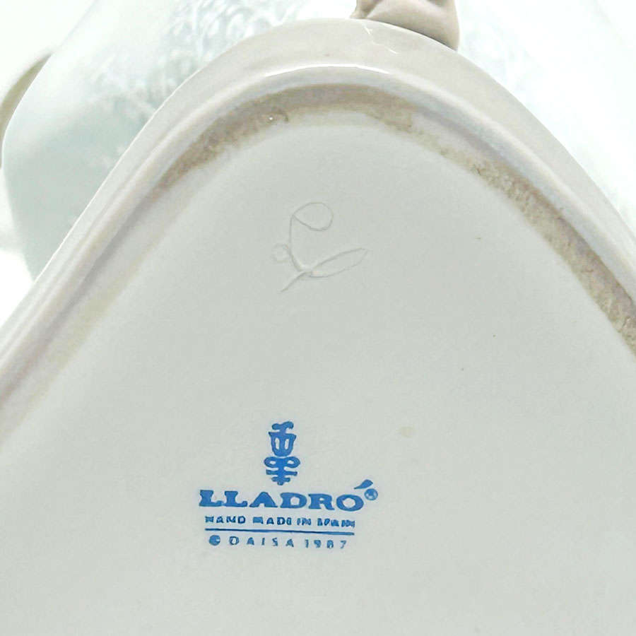 Lladro Daisa Figurine A Bedtime Story 5457