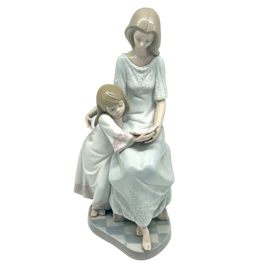 Lladro Daisa Figurine A Bedtime Story 5457