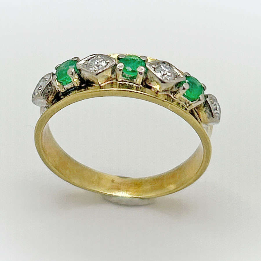 18 Ct Gold Emerald and Diamond Ring