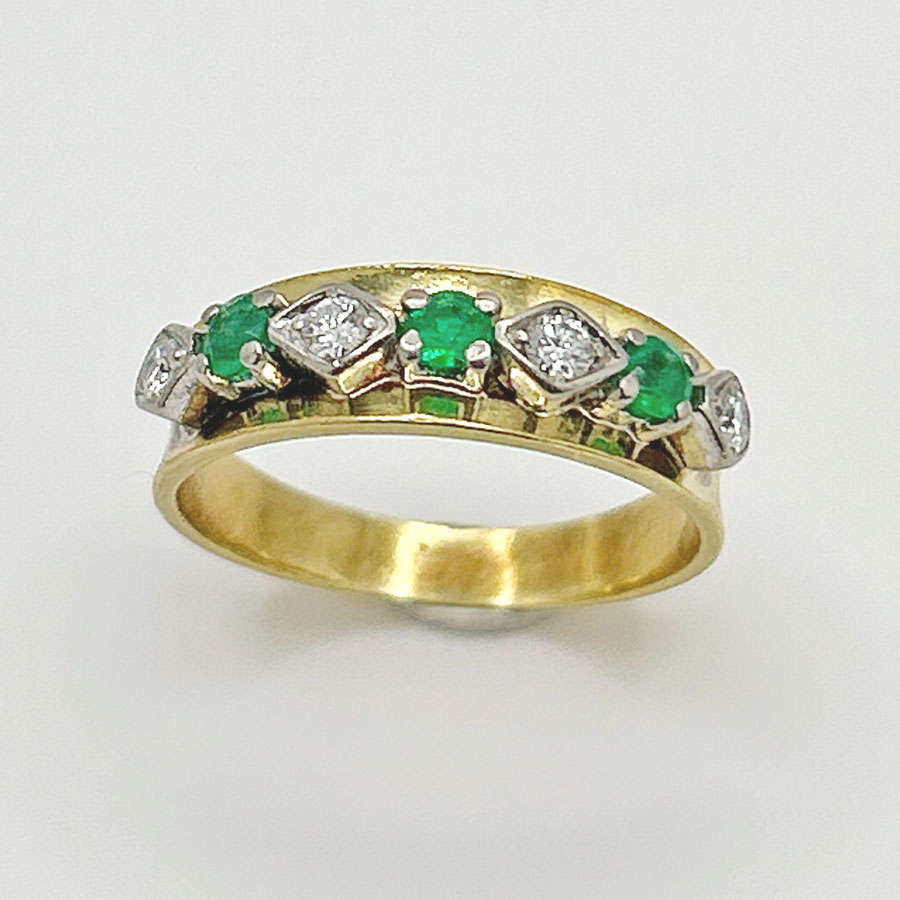 18 Ct Gold Emerald and Diamond Ring