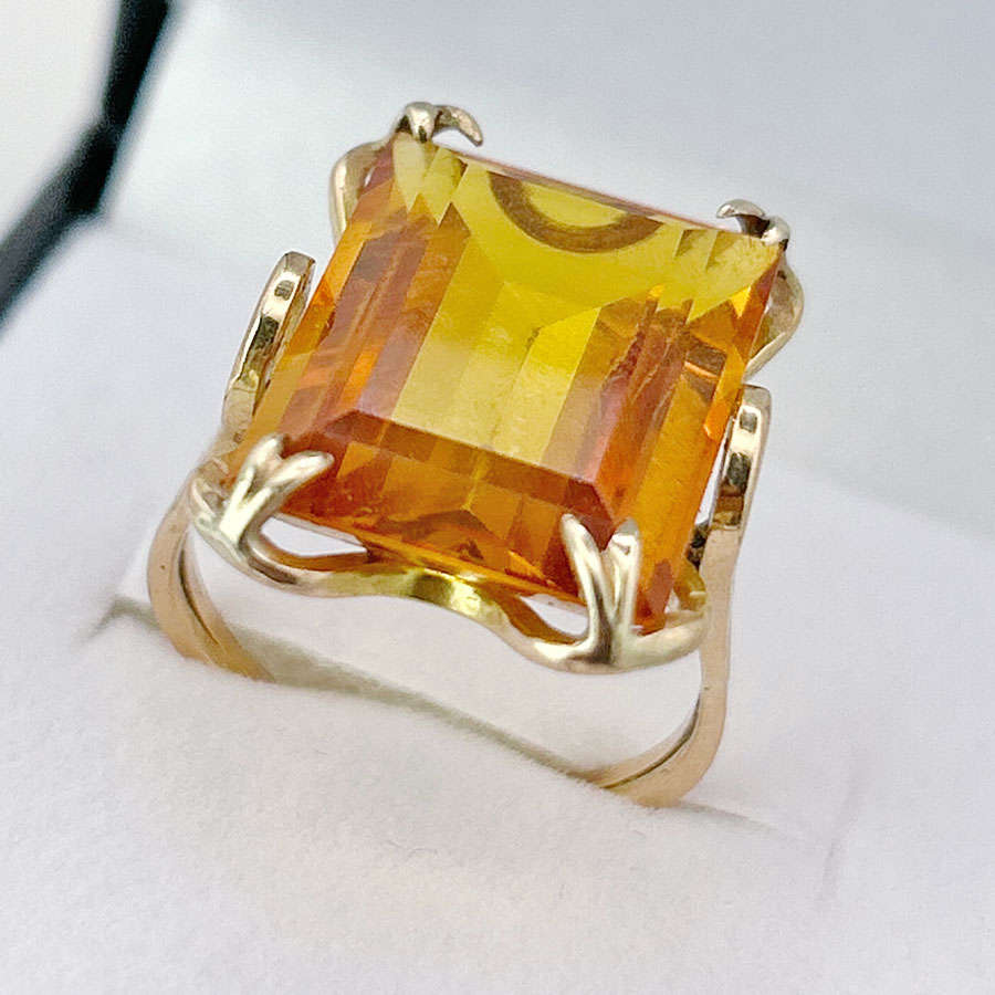 18ct Gold Citrine Cocktail Ring