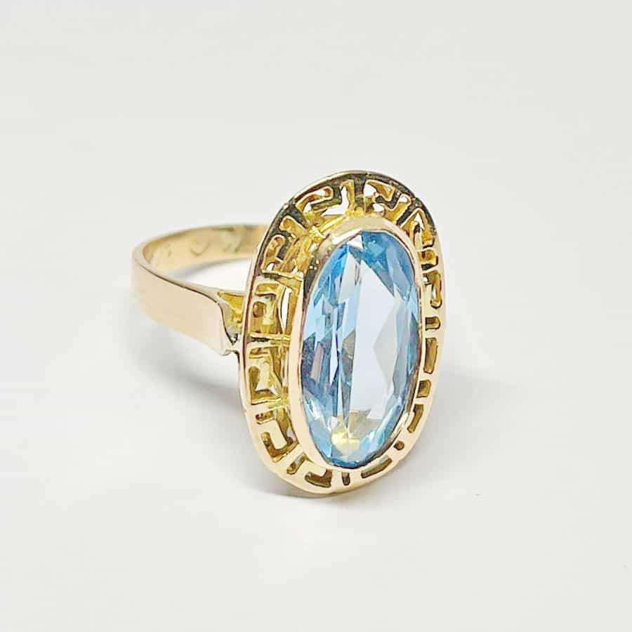 18ct Gold Spinel Dress Ring