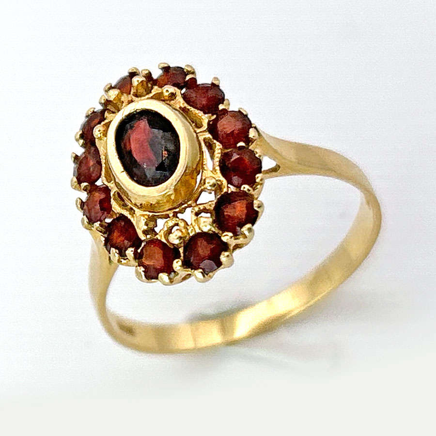 18ct Victorian Garnet Dress Ring
