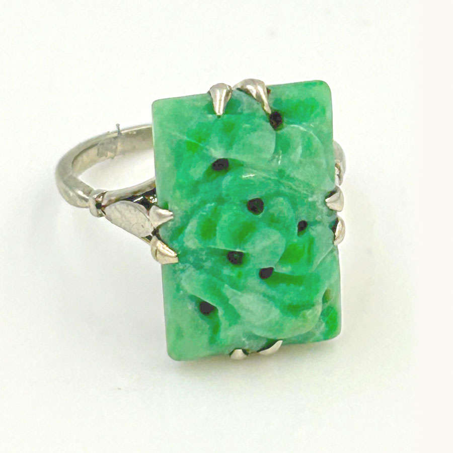 18ct White Gold Ring Set With Carved Jade
