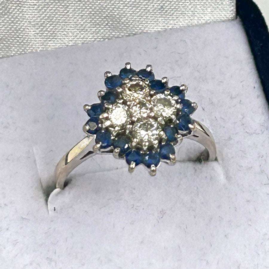 18ct Gold Diamond And Sapphire Cluster Ring