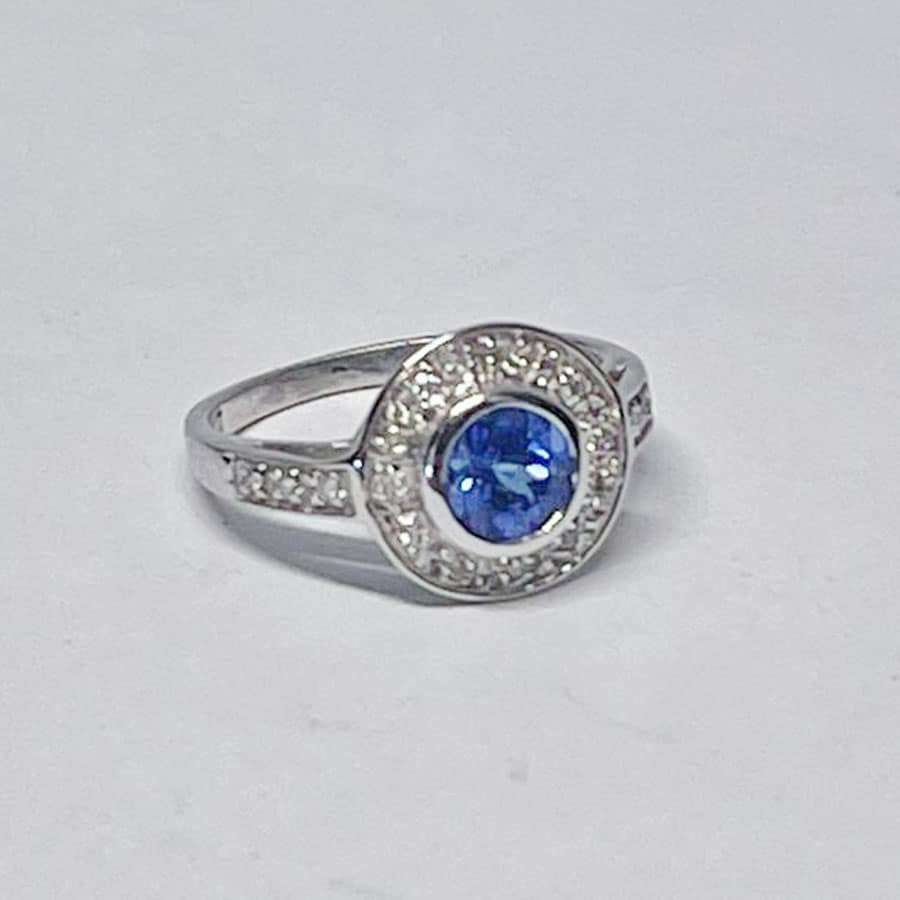 18ct White Gold Tanzanite Ring