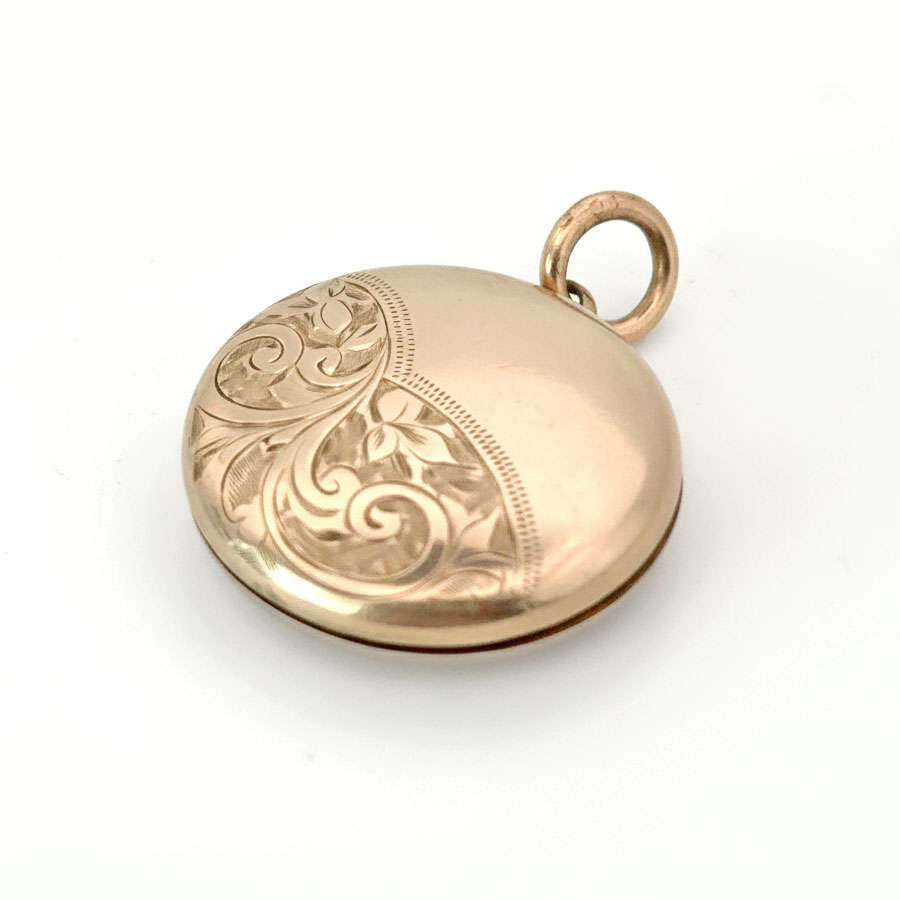 Edwardian 9ct Hinged Gold Locket