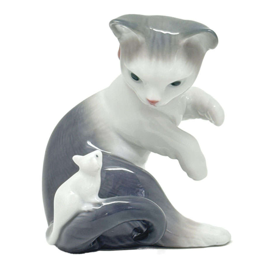 Lladro Daisa Seated Cat With Mouse On Tail 5236