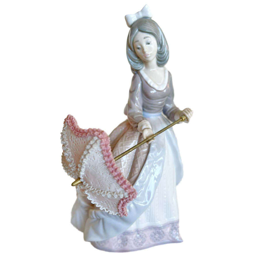 Lladro Jolie Figurine 5210
