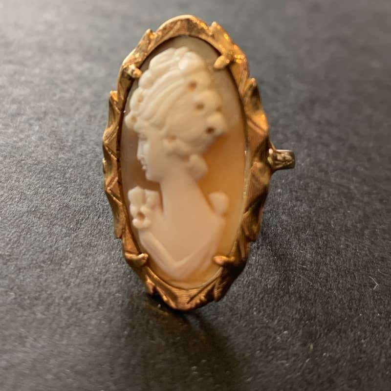 9ct Gold Conch Shell Lady Cameo Ring