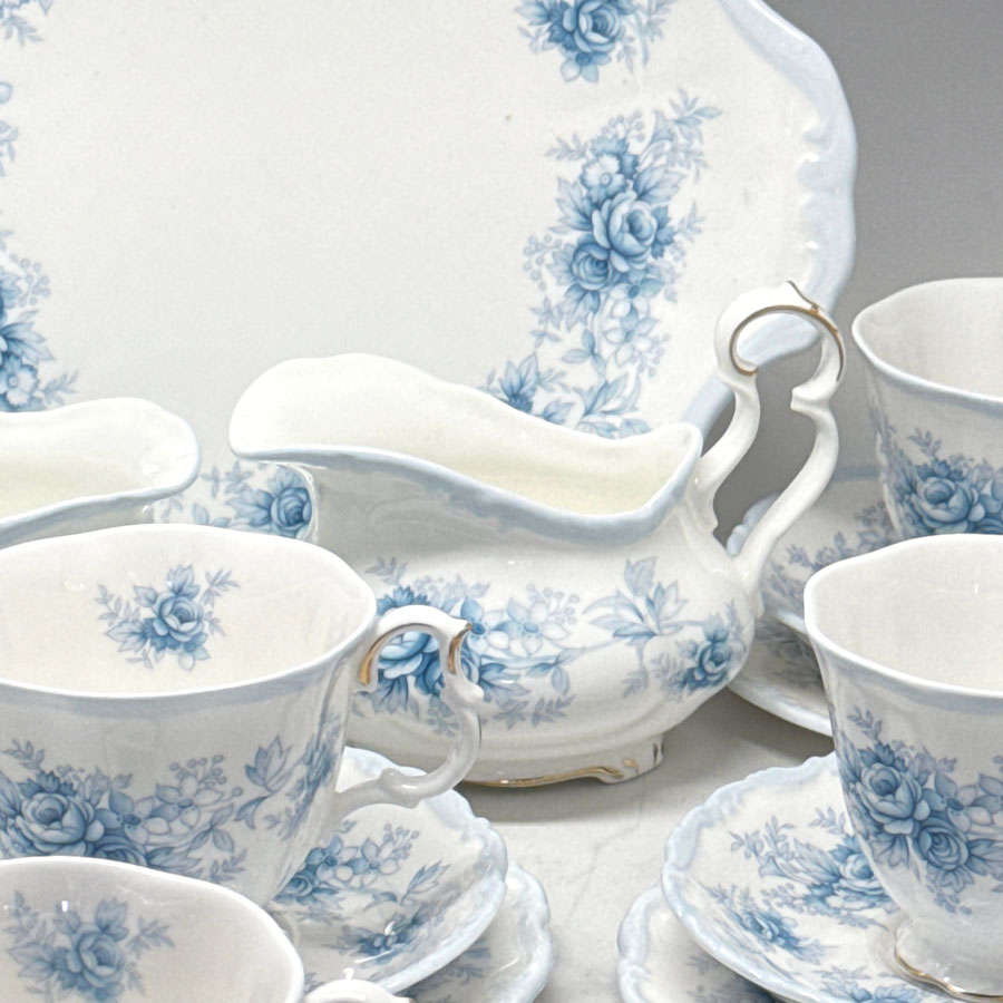 Royal Albert Tiffany 21 Piece Tea Service Gainsborough