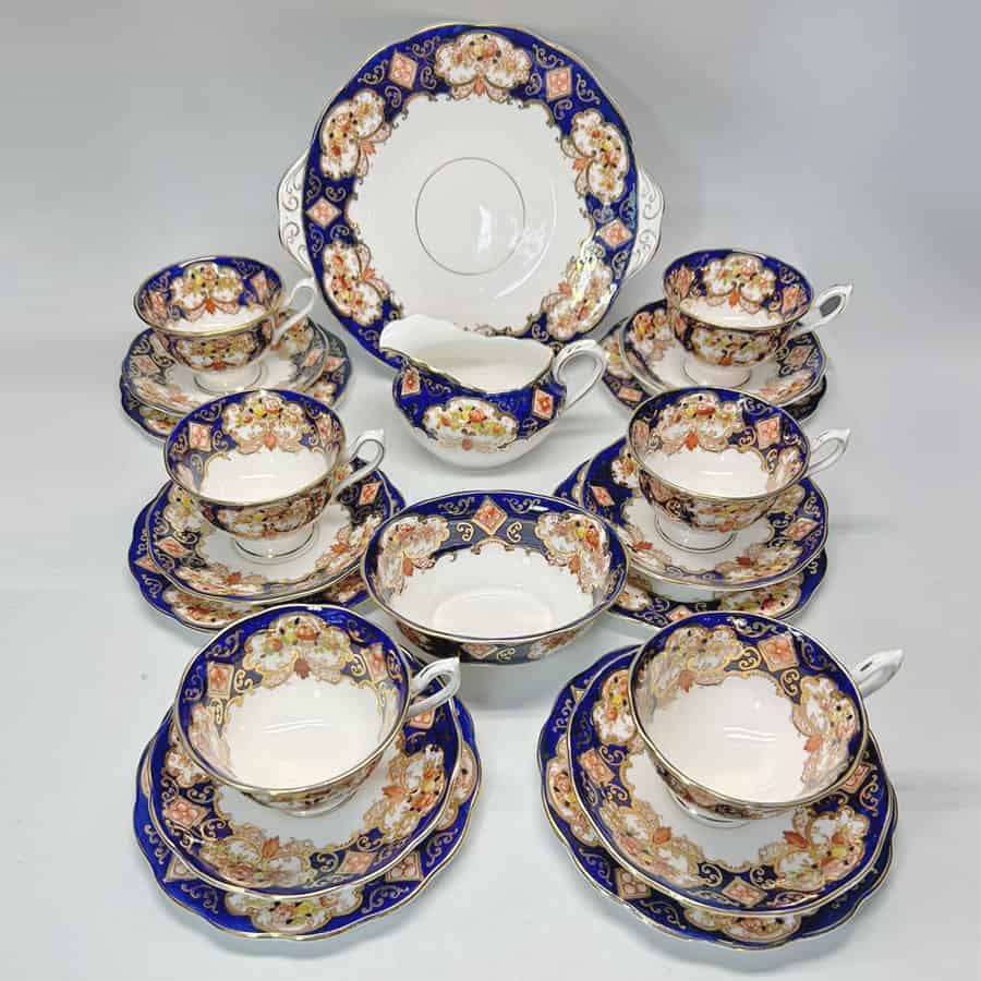 Royal Albert Heirloom Pattern 21 Piece Tea Set