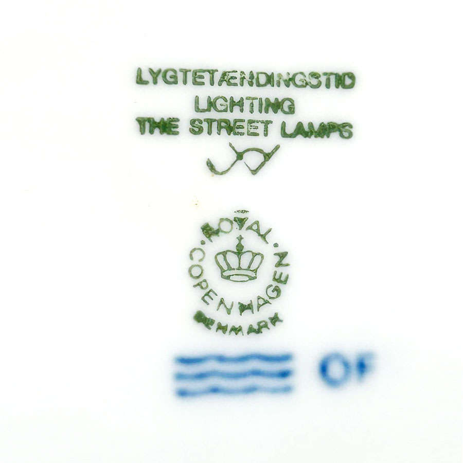 Royal Copenhagen Lighting The Lights Christmas Plate 1996