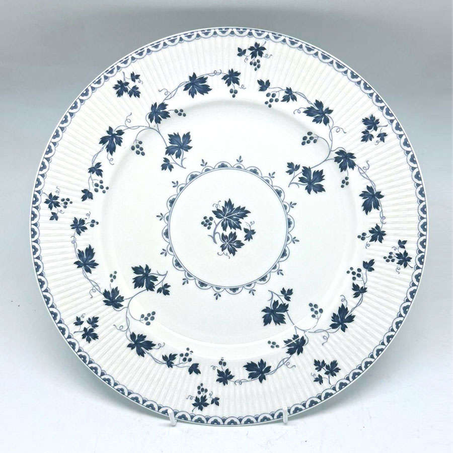 Royal Doulton Yorktown Main Plate 1013