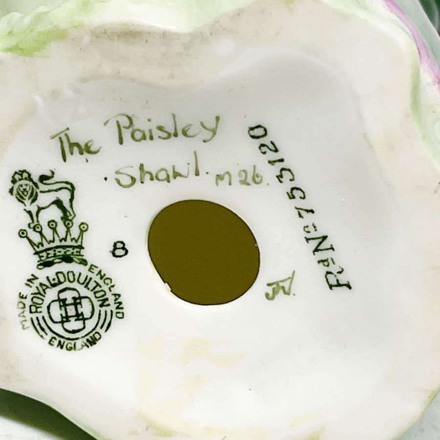 Royal Doulton Mini Paisley Shawl M26