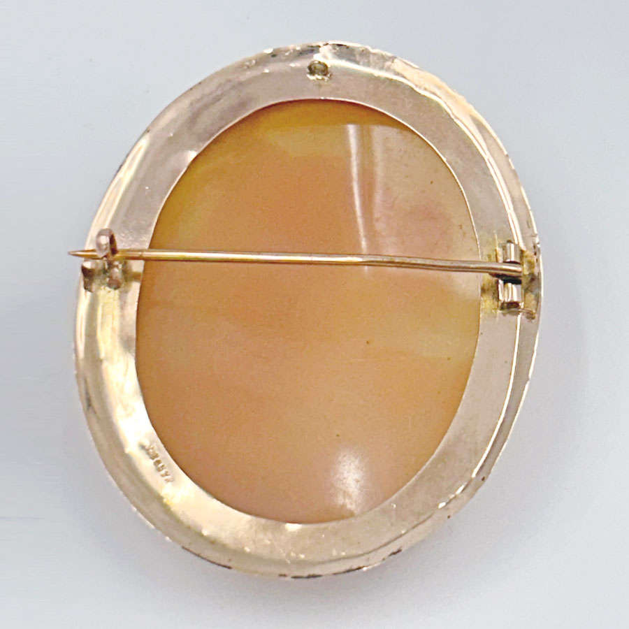 Victorian 9ct Gold Conch Shell Cameo Lady With Hair Up