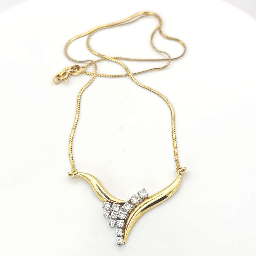 18ct Gold Diamond Pendant Necklace