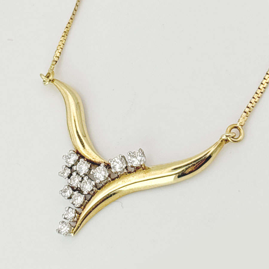 18ct Gold Diamond Pendant Necklace
